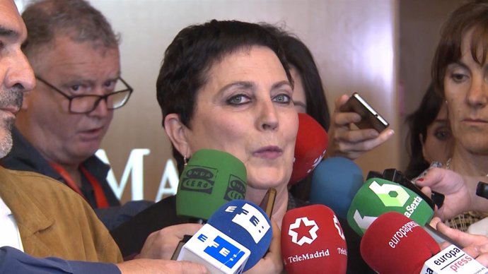 Mercedes Gallizo, Eduardo Gutiérrez y Susana Solís en la Asamblea Nacional