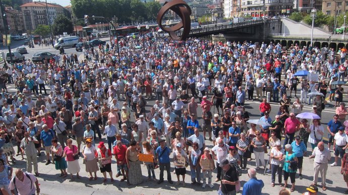                                Protesta De Los Pensionistas En Bilbao
