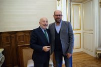 Javier Losada apela al diálogo y espera que se cumplan los servicios mínimos en la huelga del taxi