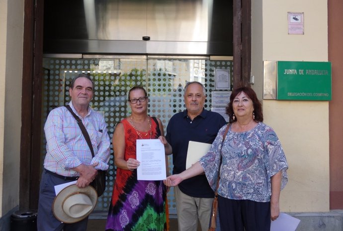 Andalucía Republicana registra la documentación en el Parlamento