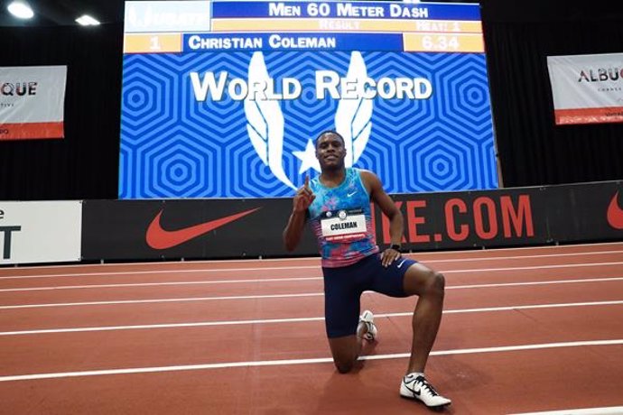 El atleta estadounidense Christian Coleman tras batir el record mundial de 60m