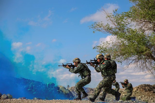Militares chinos en unas maniobras