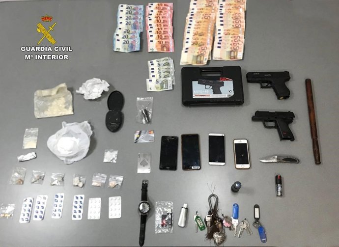 Material incautado a dos detenidos por robos en Ibiza