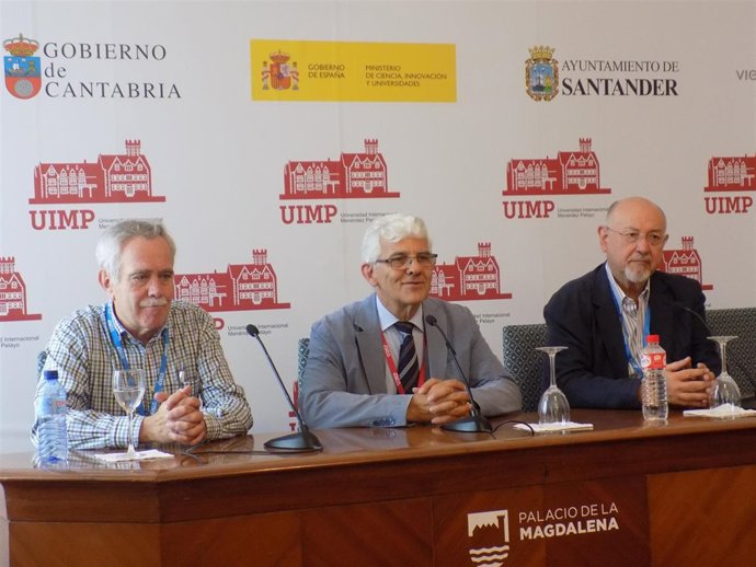           Juan Eslava Galán Y Antonio Pérez Henares