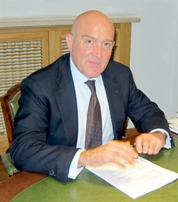                                Jesús Julio Carnero