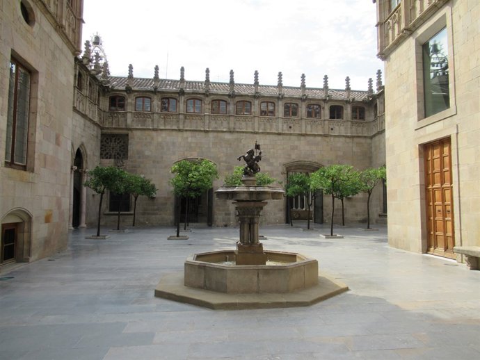 Fuente del Pati dels Tarongers del Palau de la Generalitat