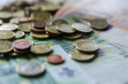 Monedas, euros, billetes, dinero Monedas, euros, billetes, dinero