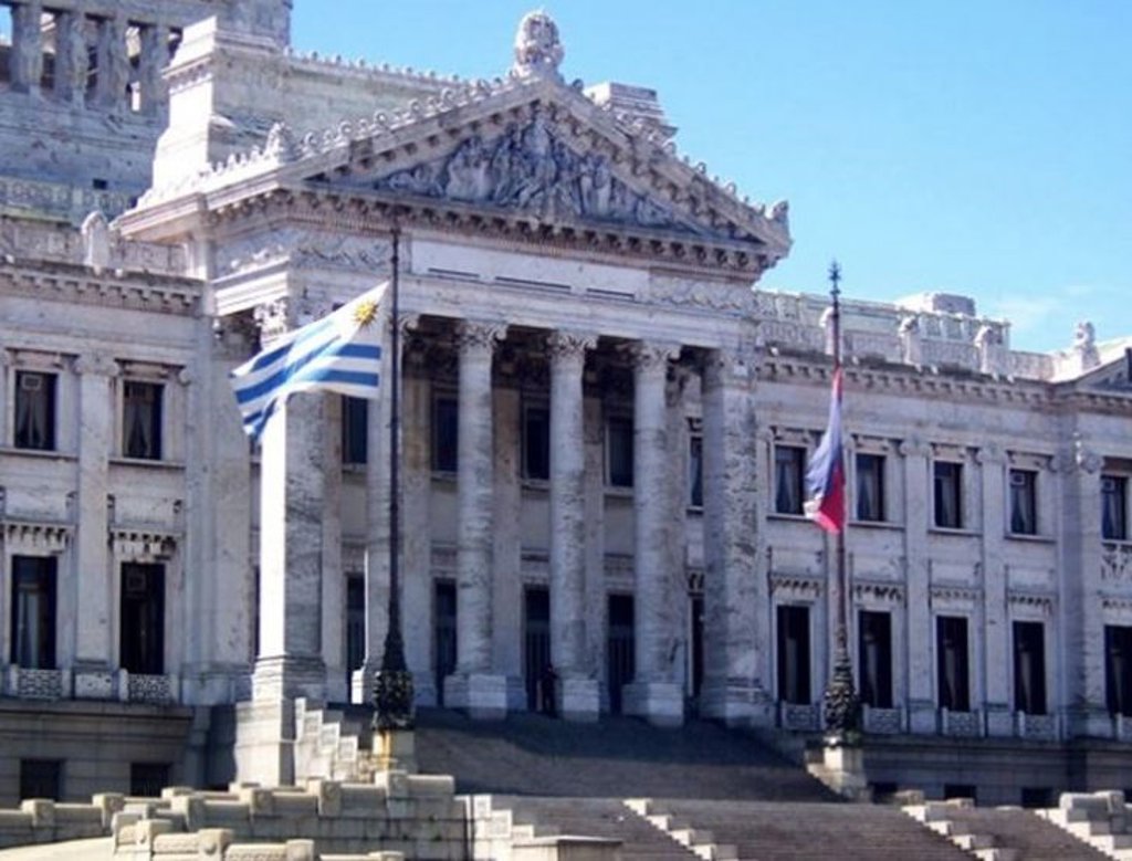 El Parlamento de Uruguay aprueba definitivamente el TLC con Chile