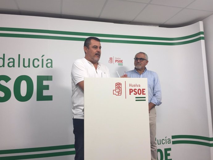 Los parlamentarios andaluces por Huelva Jesús Ferrera y Diego Ferrera.
