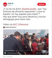 El PSOE tilda de demagógico el gesto de Casado saludando a migrantes africanos en Algeciras