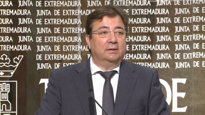 Fernández Vara, en  comparecencia de prensa