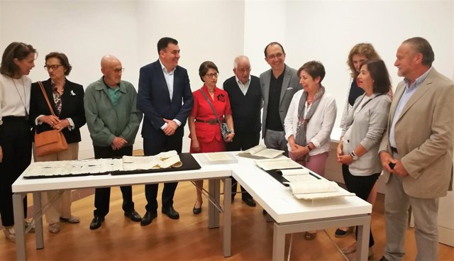 Román Rodríguez en el acto de donación de los fondos del Pazo de Pardiñas.