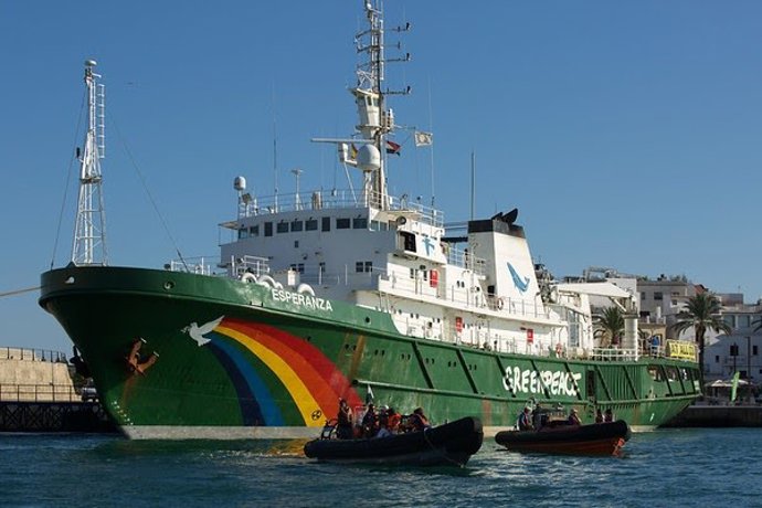 El barco 'Esperanza' de Greenpeace