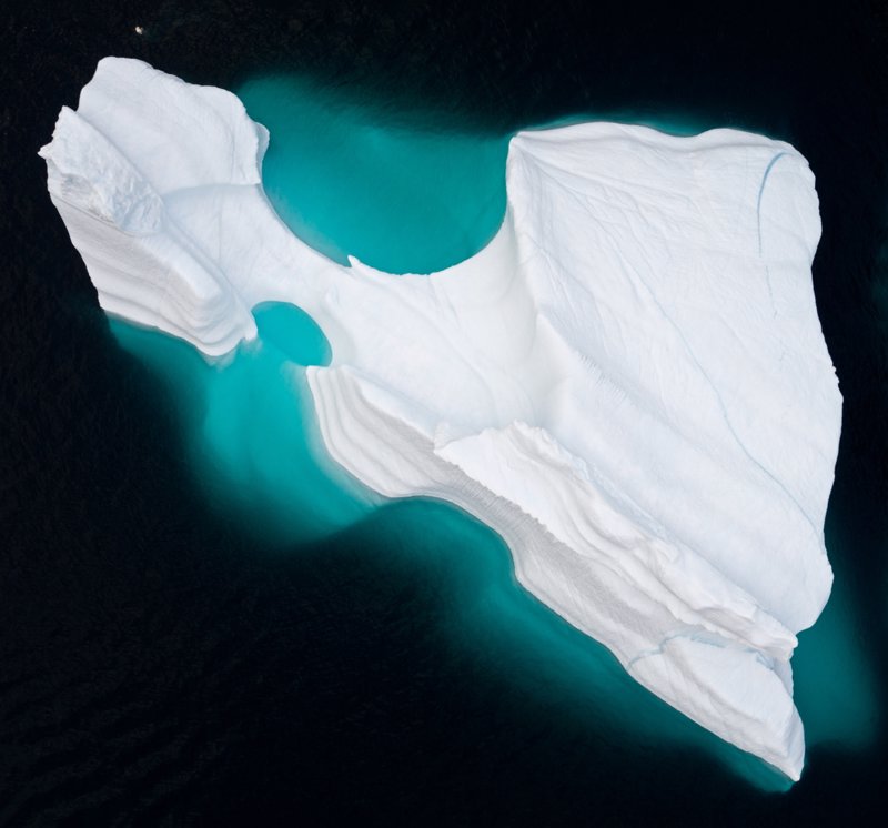 "The Design of an Iceberg" por Stephan Fürnrohr