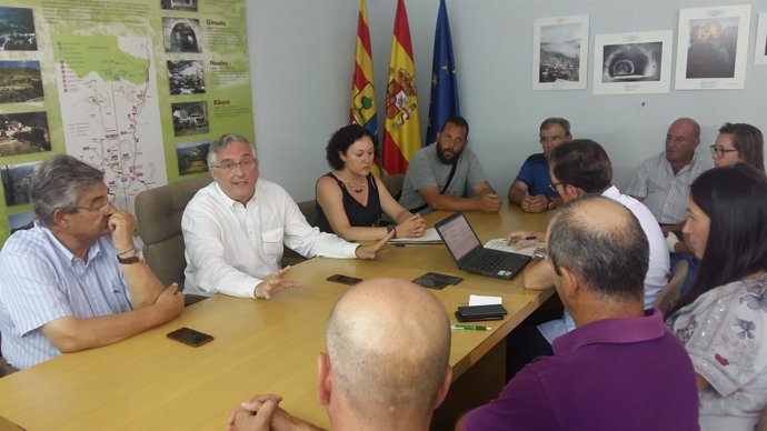 Reunión del consejero del Gobierno de Aragón Joaquín Olona con ganaderos