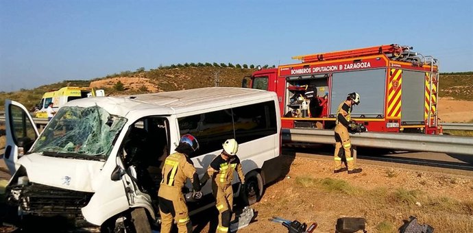 Furgoneta siniestrada en un accidente en la A-23
