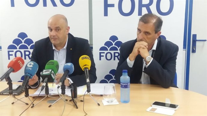 PEDRO LEAL (A LA IZQUIERDA), PRESIDENTE DE FORO