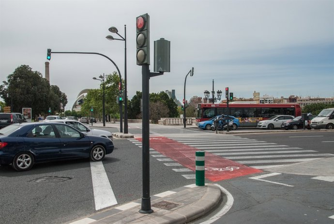 Semáforo para mejorar la seguridad de peatones