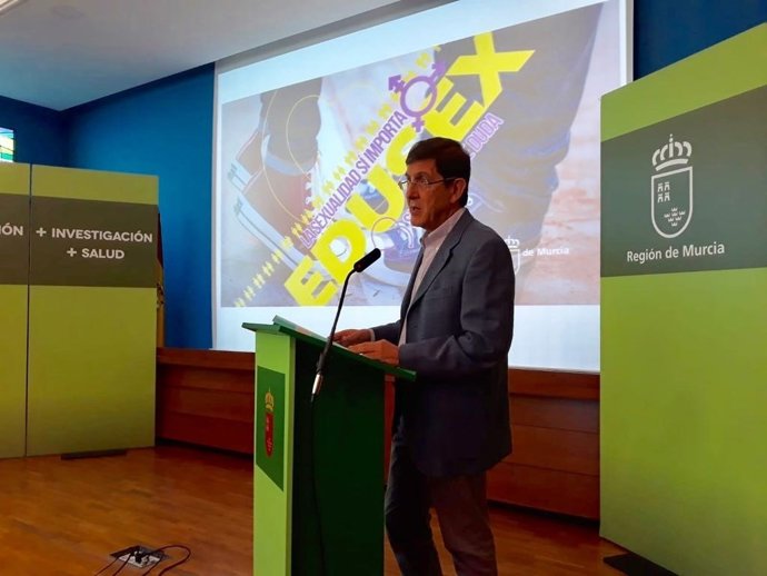 El consejero de Salud, Manuel Villegas