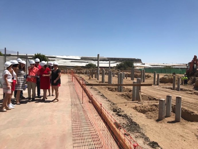 Solar donde se han iniciado las obras del centro educativo