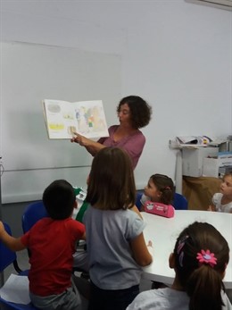 Club infantil de lectura en Taberno