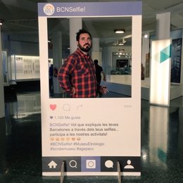 Exposición 'Selfies! De l'autoretrat al microrelat'