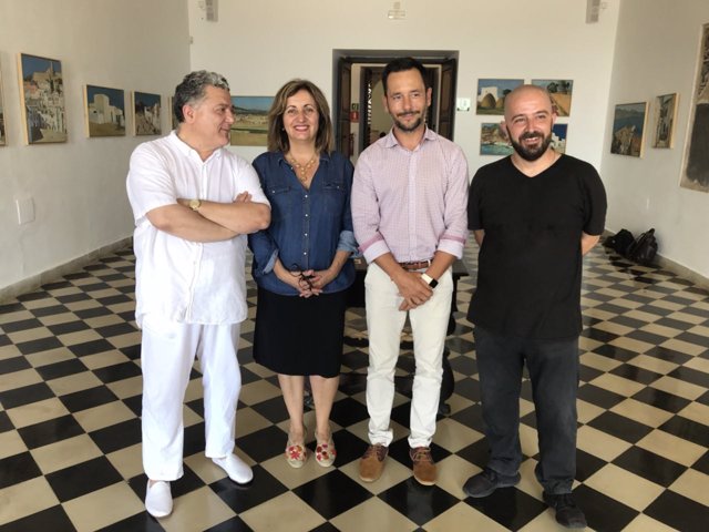 Fanny Tur en la presentación de las exposiciones homenaje al pintor Carloandrés