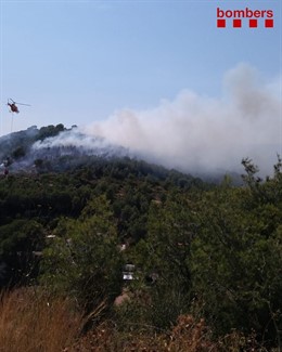 Controlat l'incendi de Castellet i la Gornal (Barcelona)