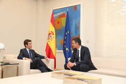 Pedro Sánchez se reúne con Pablo Casado en La Moncloa Pedro Sánchez se reúne con Pablo Casado en La Moncloa