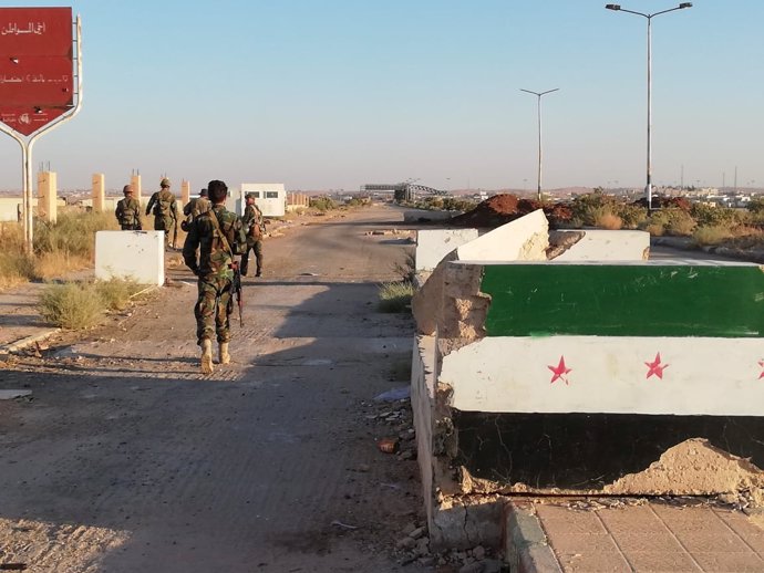 Soldados del Gobierno sirio en el cruce de Nassib con Jordania