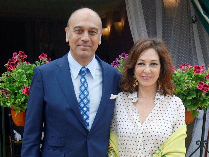 ANA ROSA QUINTANA Y JUAN MUÑOZ