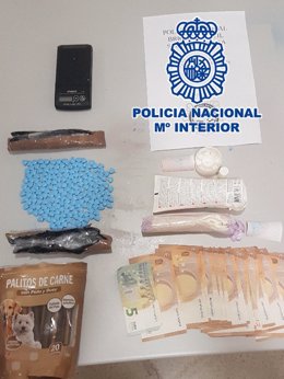 Objetos y drogas incautados por la Policía Nacional 