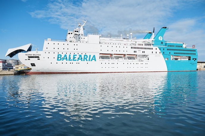 Buque Regina Baltica de Baleària