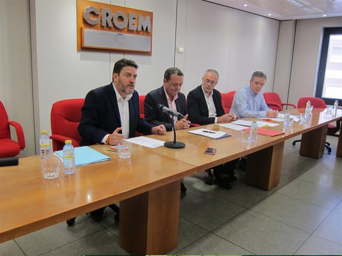 Sánchez, Albarracín y Segado en rueda de prena en CROEM                   