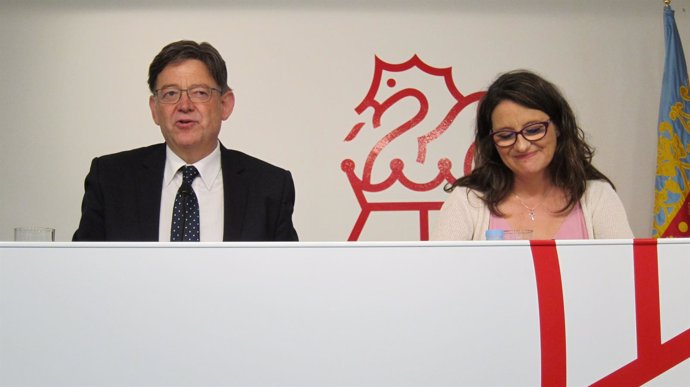 Ximo Puig y Mónica Oltra en la rueda de prensa                                