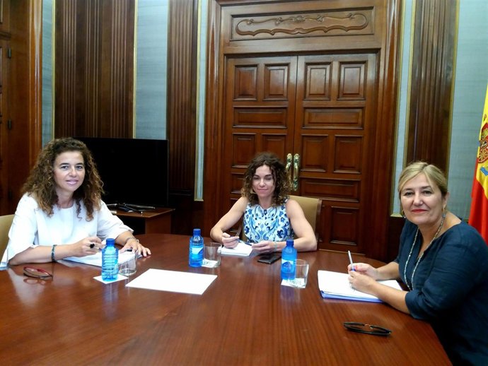 Pilar Costa con Rosario Sánchez y Rosa Cursach