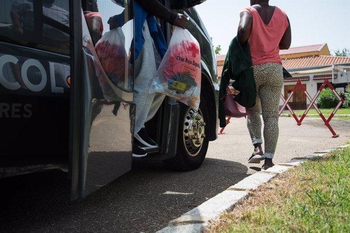 Migrantes toman un autobús en Mérida hacia sus nuevos destinos