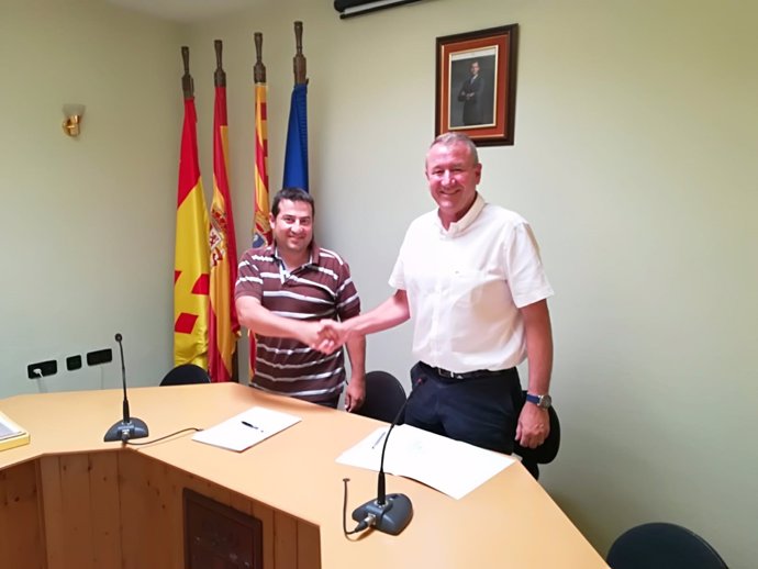 Firma del acuerdo entre el Ayuntamiento de Fayón y el Grupo Premier Pigs