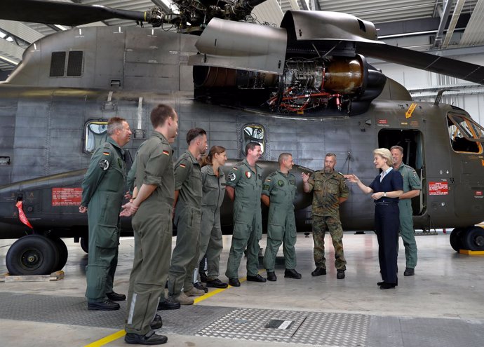 Ursula von der Leyen se reúne con militares de las Fuerzas Armadas de Alemania