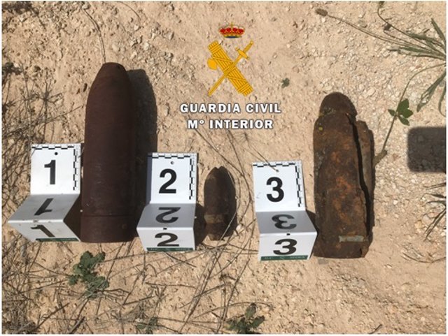 Proyectiles de artillería encontrados en Santibañez de Valcorba   6-8-2018