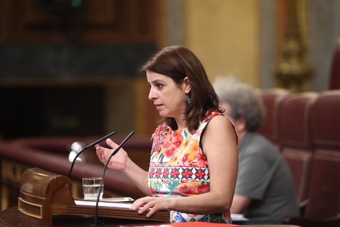 Adriana Lastra, portavoz del PSOE, en la tribuna 