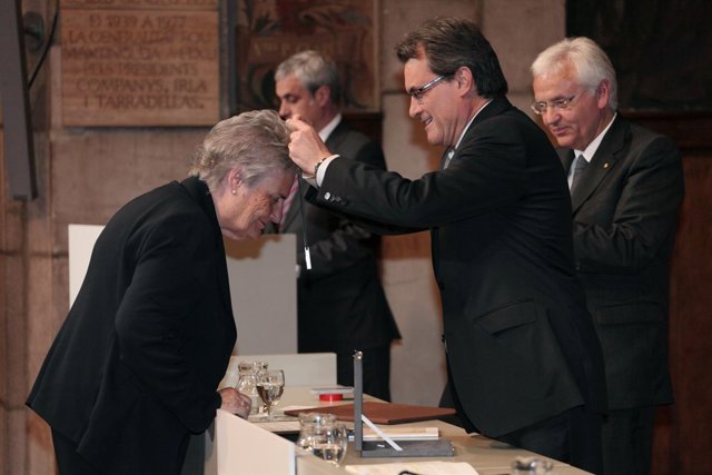 Rosa Maria Carrasco rep la Creu de Sant Jordi