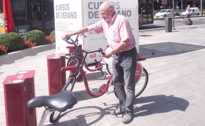 Ruiz Tutor en servicio préstamo de bicicletas de Logroño 