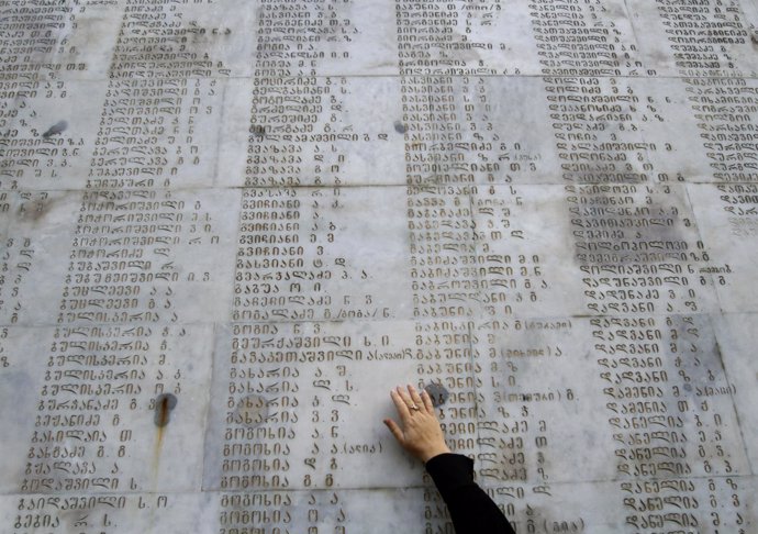 Memorial por los fallecidos en la guerra en Tiblisi