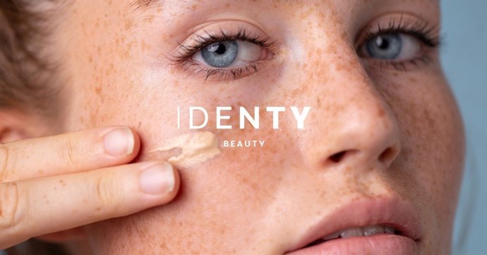 Imatge promocional de la marca de maquillatge Identy Beauty de Freshly Cosmetics