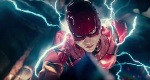 Ezra Miller es The Flash en Liga de la Justicia
