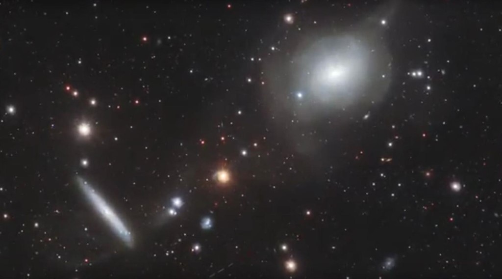 La elegancia en los detalles de la galaxia elíptica NGC 5018
