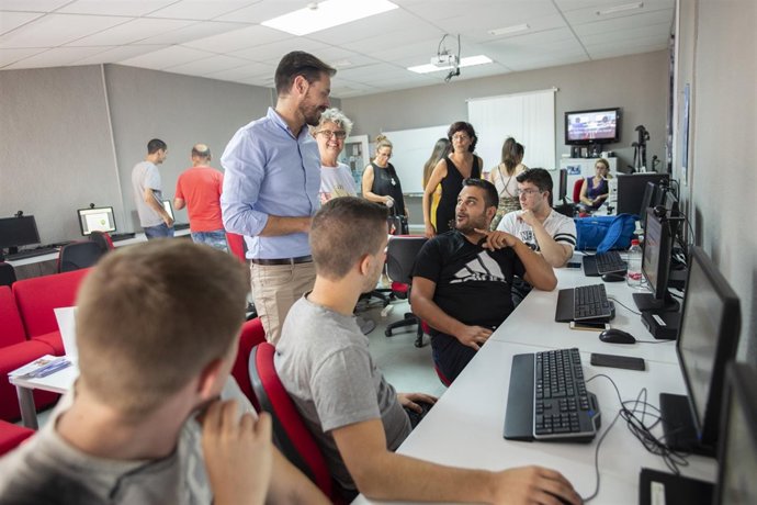 Visita de la Junta al Centro Guadalinfo