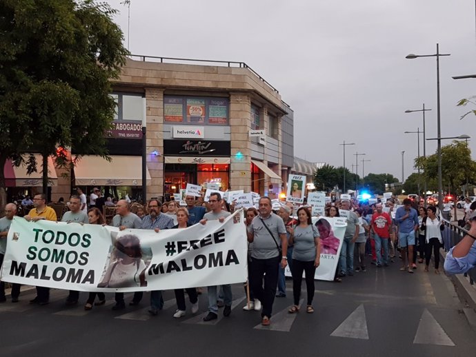 Manifestación en apoyo a la familia adoptiva de Maloma