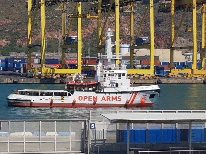 El Open Arms llega al Puerto de Barcelona